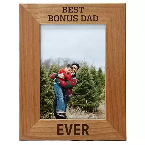 CEDAR CRATE MARKET Dad Picture Frame, Bonus Dad Picture Frame, Best Bonus Dad Ever, Engraved Natural Wood Photo Frame, Fits a 5x7 Vertical Portrait, Frame for Dad, Grandpa, Father's Day